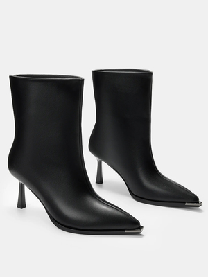 Смотреть модные образы с валберриз с Ботильоны (артикул 686265561)