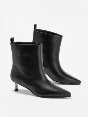 Смотреть модные образы с валберриз с Ботильоны (артикул 722476111)