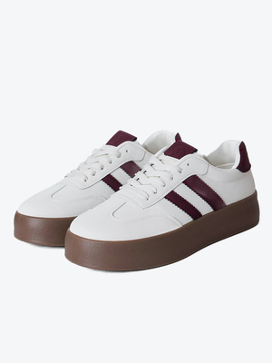 Смотреть образы с Кроссовки (артикул 678698985)