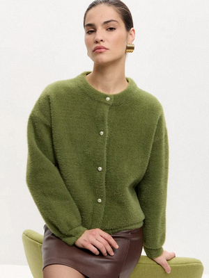 Смотреть модные образы с валберриз с Кардиган (артикул 498810183)