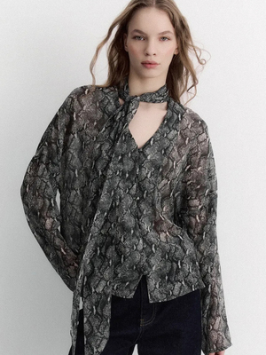 Смотреть модные образы с валберриз с Блуза (артикул 762004702)