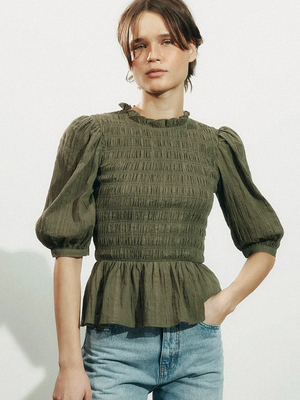 Смотреть модные образы с валберриз с Блуза (артикул 883878206)