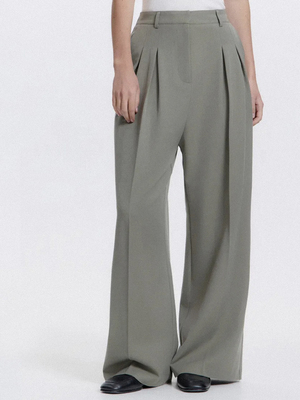 Смотреть модные образы с валберриз с Брюки (артикул 526407162)